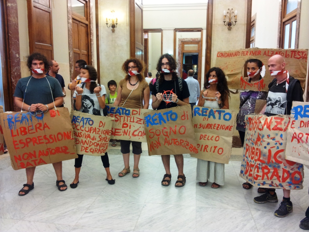 pinelli protesta comune