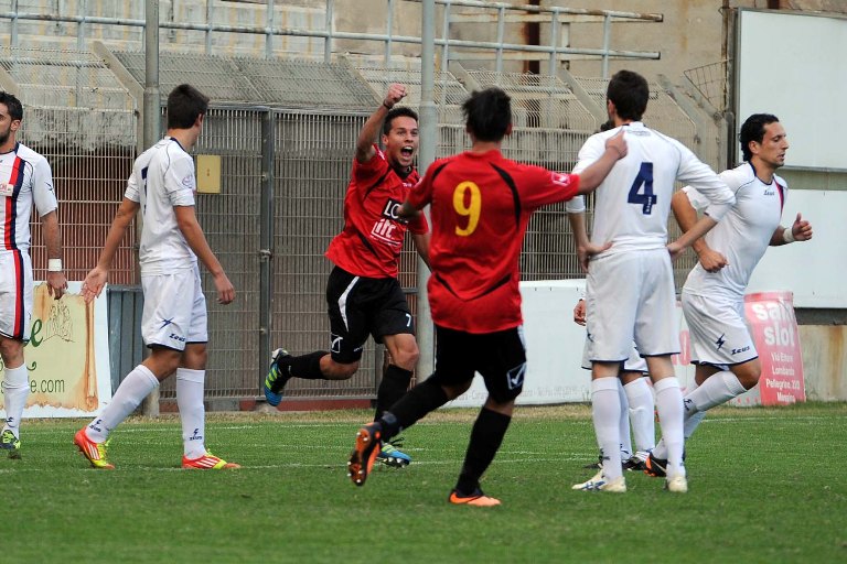 Cosimo-Bruno-esulta-dopo-la-rete-del-provvisorio-1-1