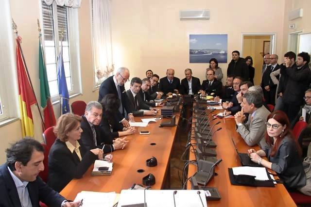 Tavolo accordo autorita portuale