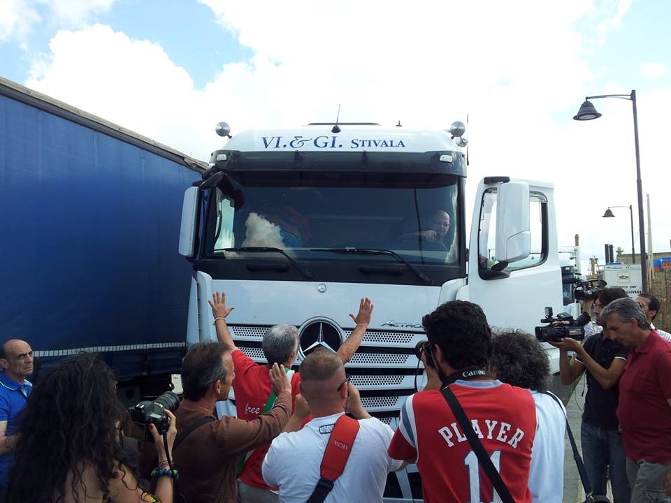 Accorinti blocca tir