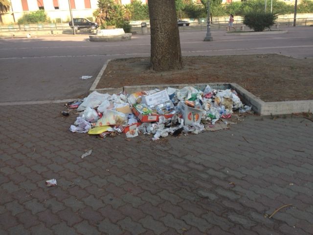 rifiuti Passeggiata a mare 2014