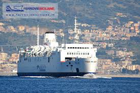 Villa nave traghetto