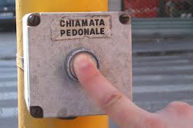 semaforo a chiamata pedonale