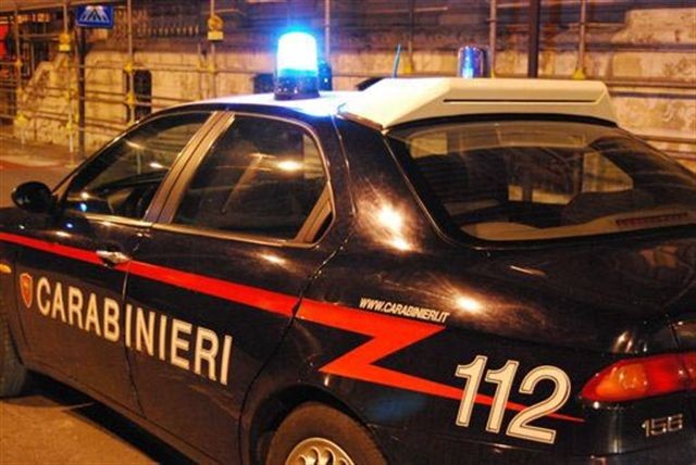 gazzella carabinieri alba notte notturna