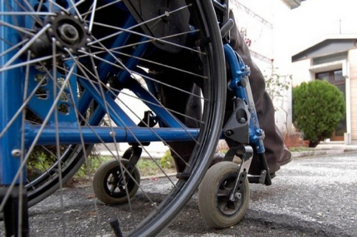 disabile-sedia-a-rotelle