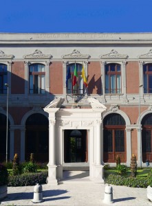 Portale su Piazza Pugliatti2