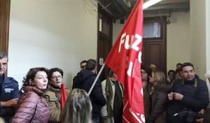 servizi sociali protesta a palazzo Zanca