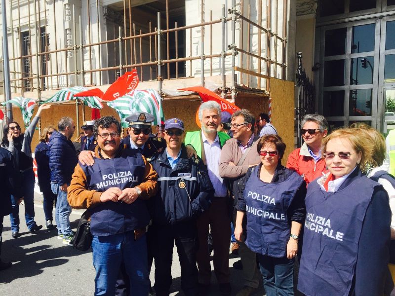 sit-in Polizia Municipale2