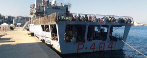 Migranti: 729 giunti a Reggio Calabria con pattugliatore "Vega"