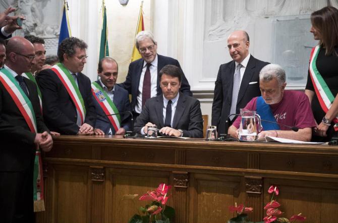renzi-accorinti-patto-messina