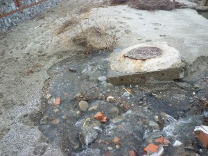 Foto c.da Mella ore 12,15 fuoriuscita liquami San Saba a mare 001