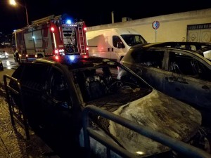 auto in fiamme2