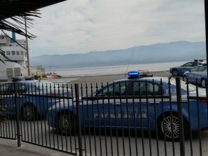 polizia serpentone caronte